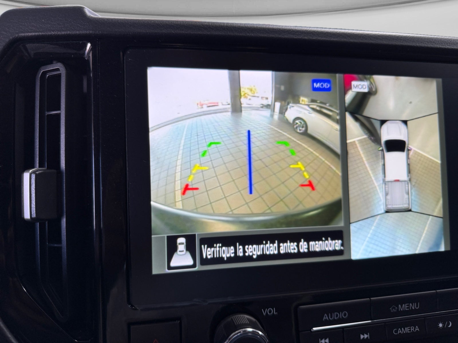 2025 Nissan FRONTIER V6 PRO-4X 25