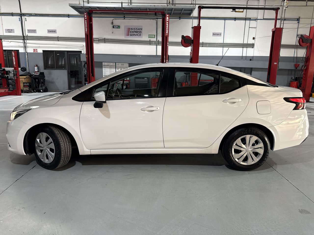 2021 Nissan VERSA SENSE CVT 21