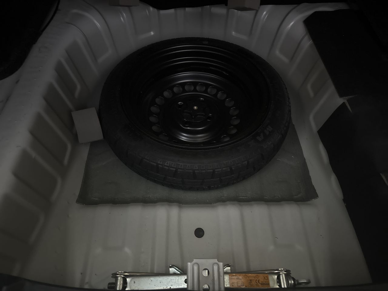 2020 Nissan VERSA ADVANCE MT