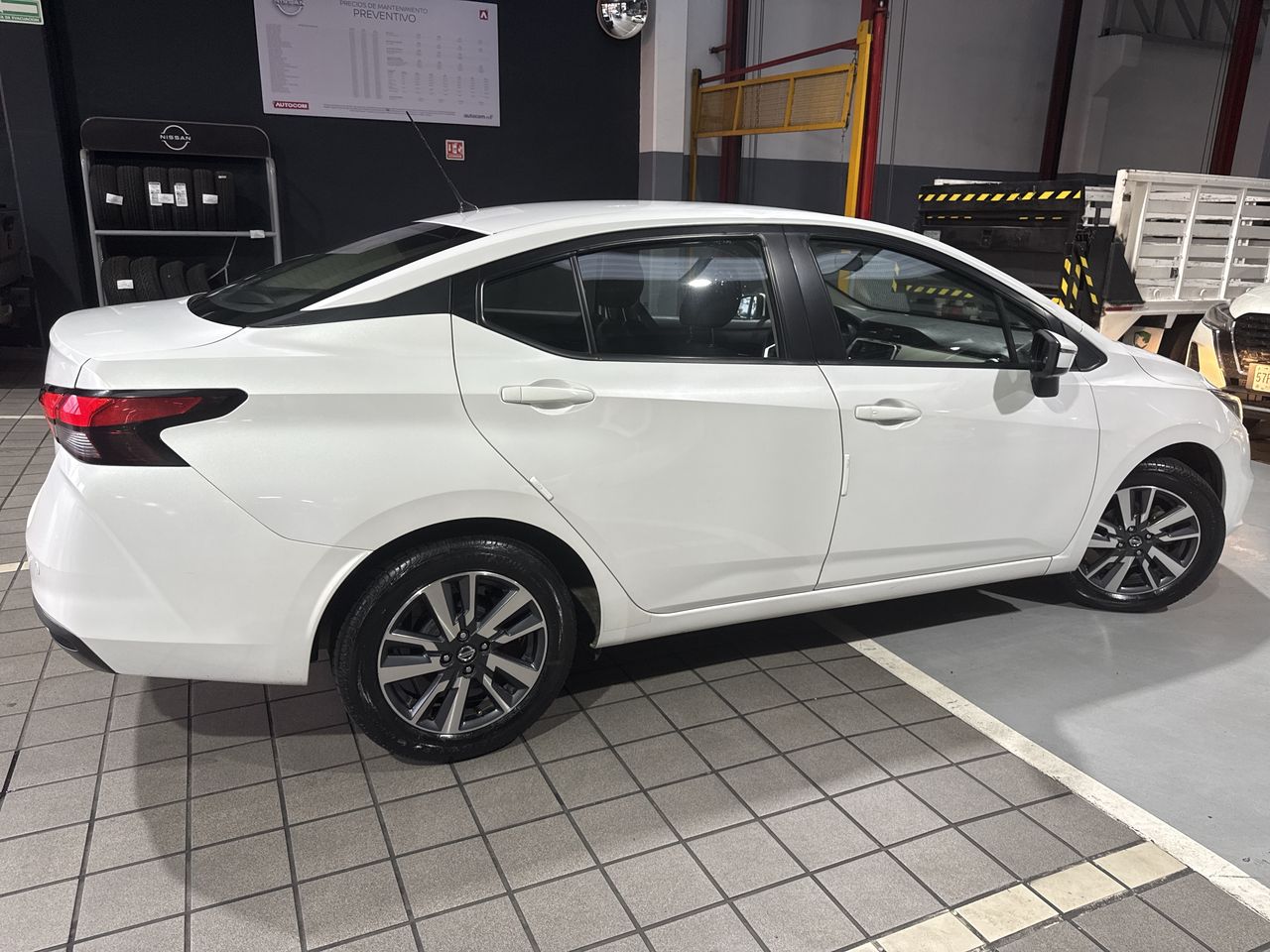 2020 Nissan VERSA ADVANCE MT