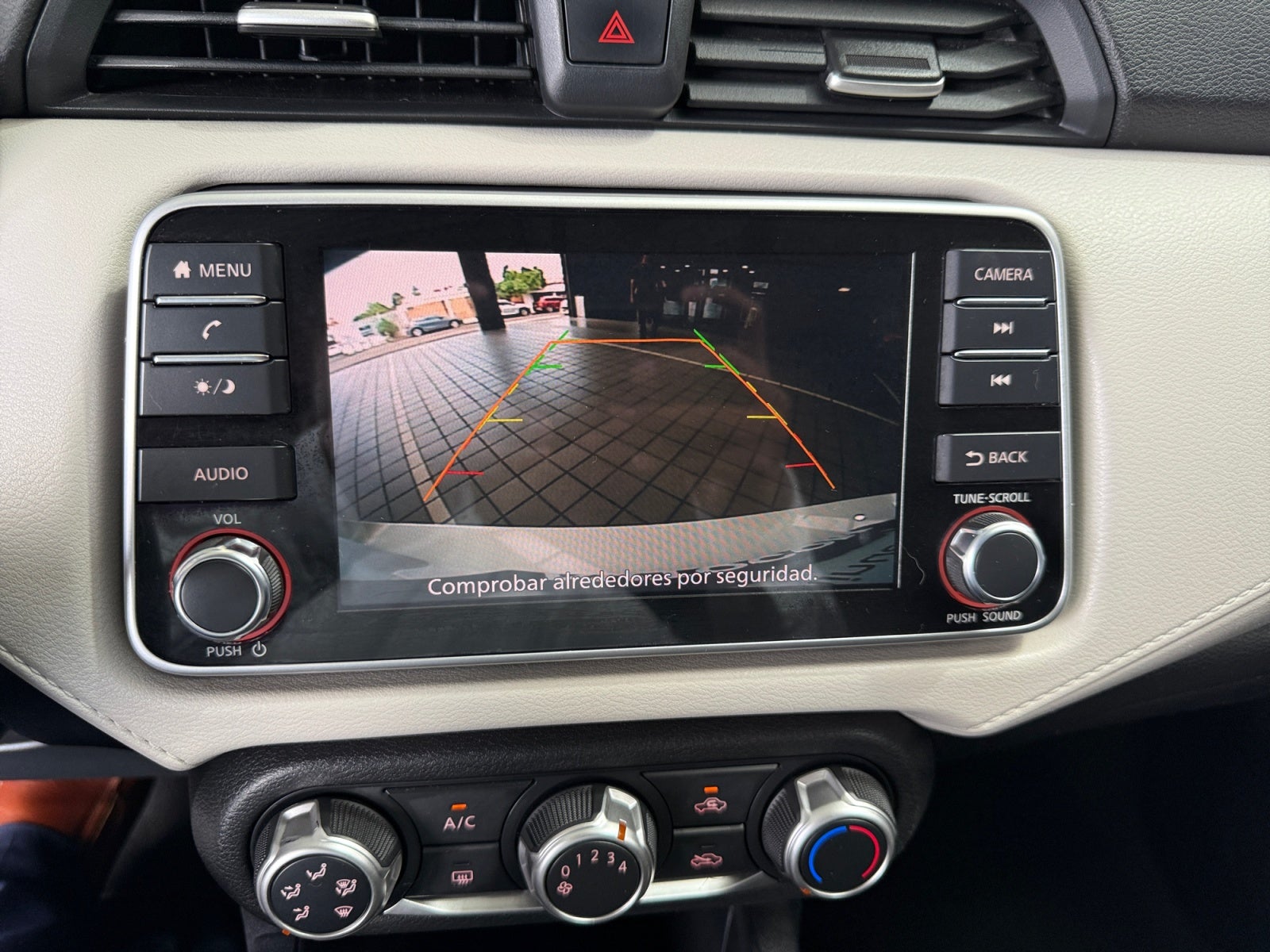 2020 Nissan VERSA ADVANCE CVT