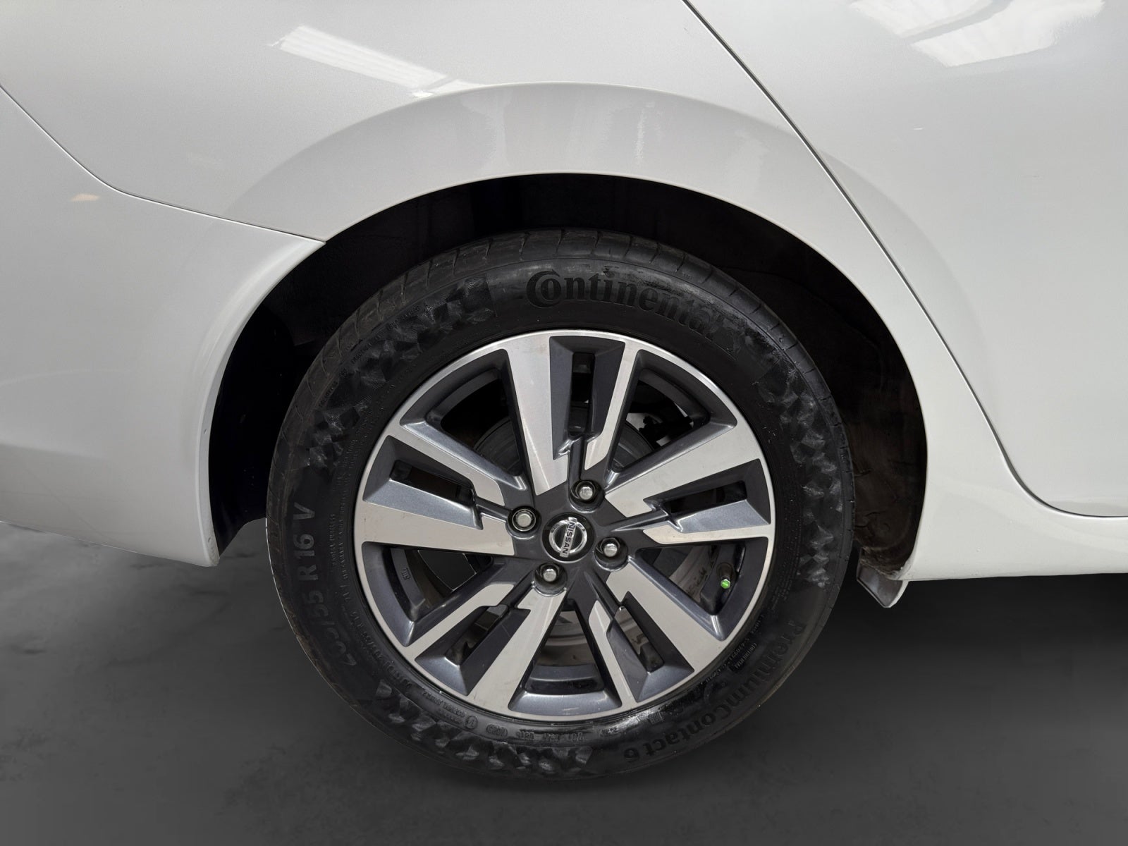 2020 Nissan VERSA ADVANCE CVT