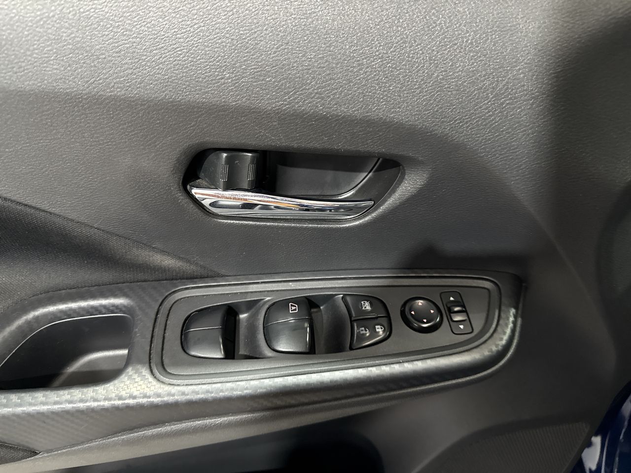 2021 Nissan VERSA ADVANCE CVT 21