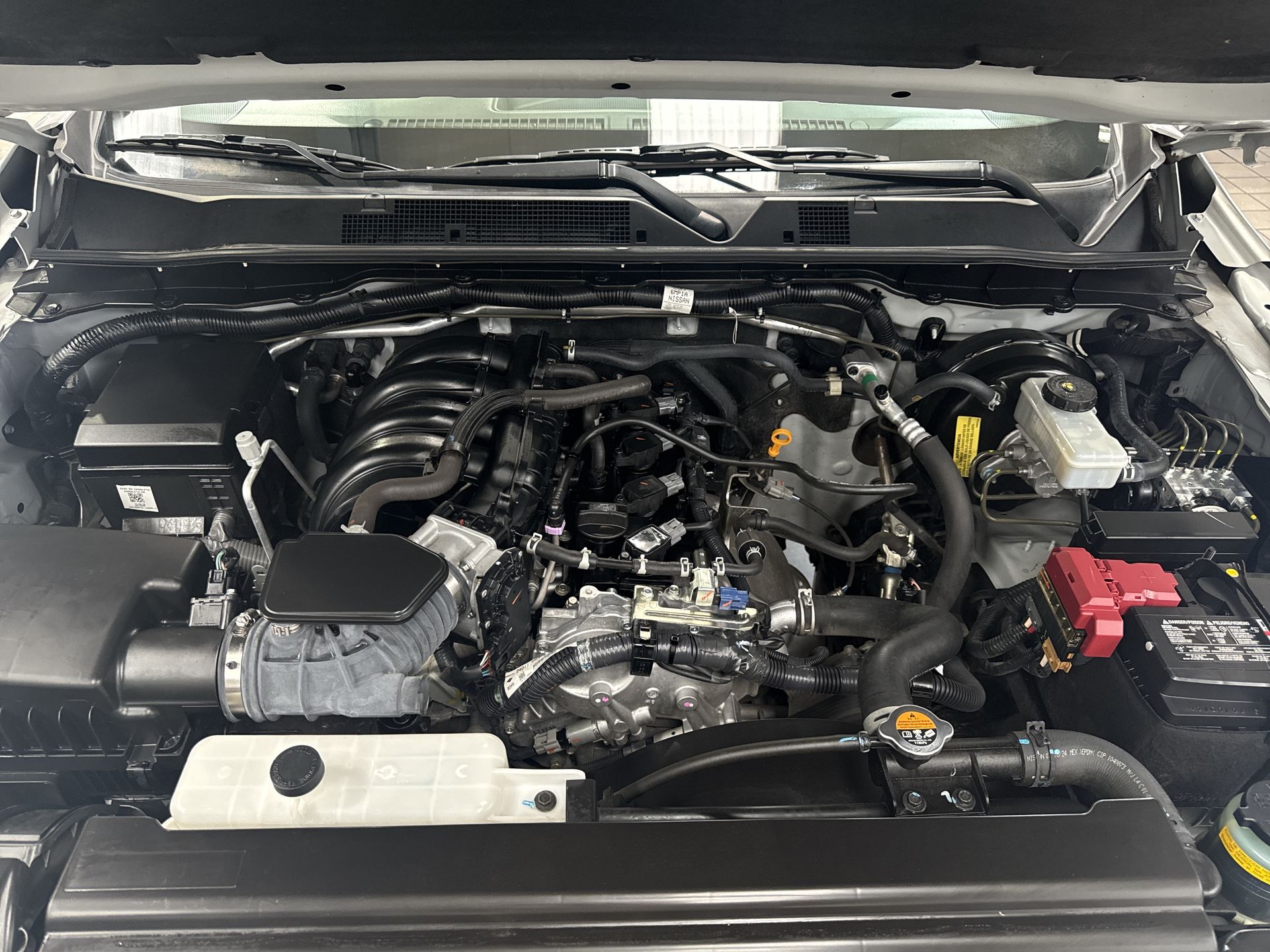 2024 Nissan FRONTIER FRONTIER LE TM 24