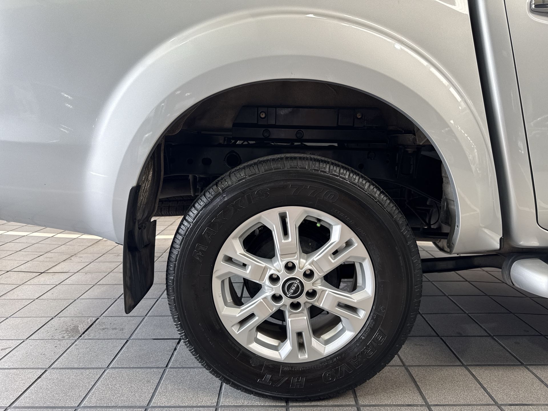 2024 Nissan FRONTIER FRONTIER LE TM 24