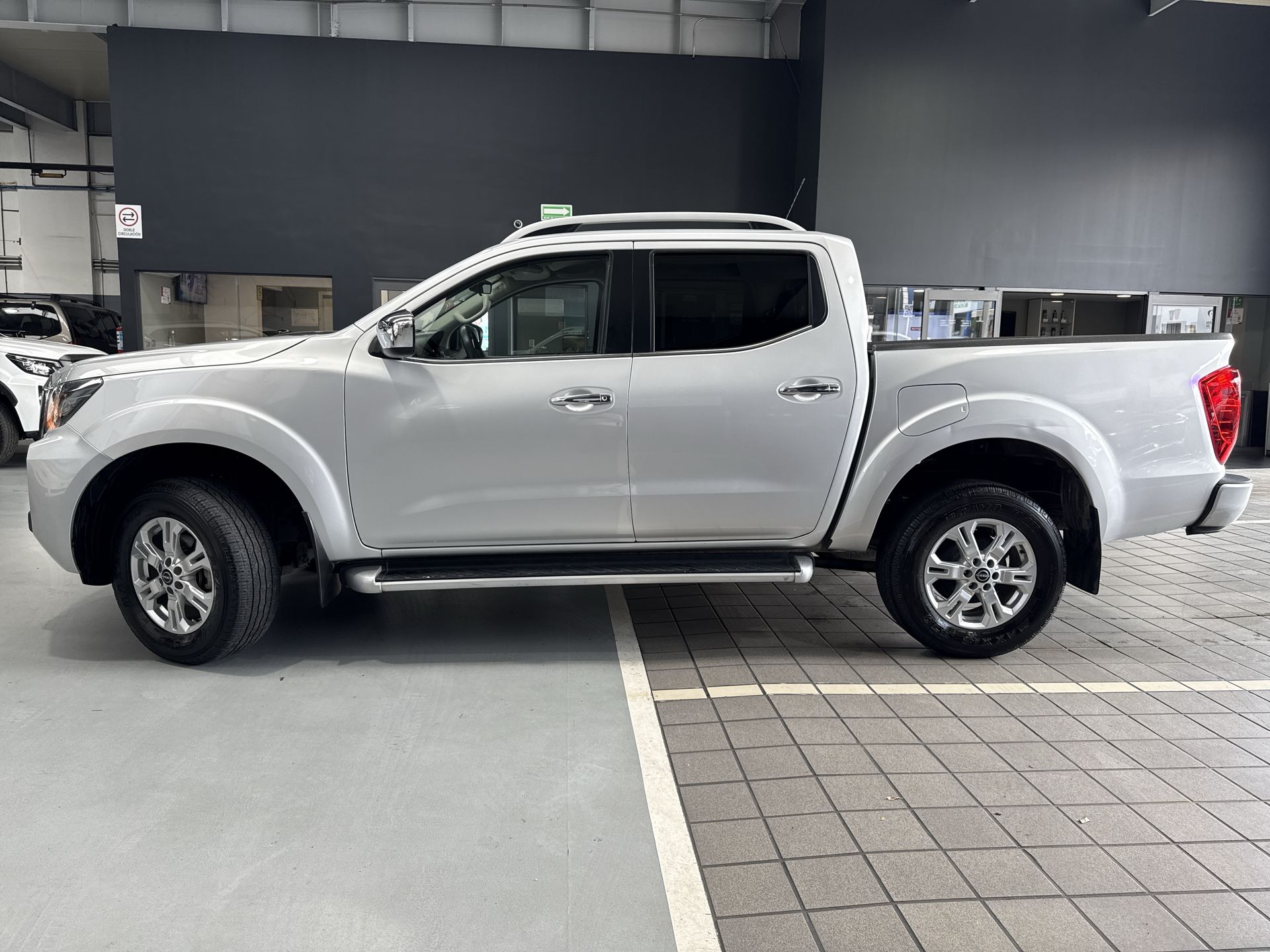 2024 Nissan FRONTIER FRONTIER LE TM 24