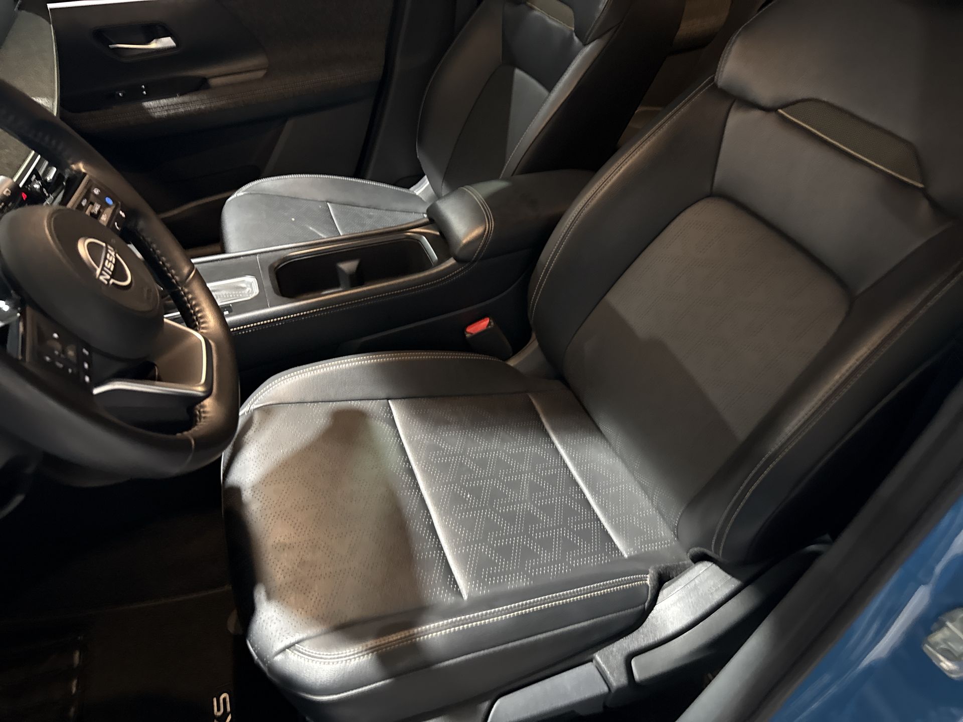 2025 Nissan KICKS PLATINUM CVT