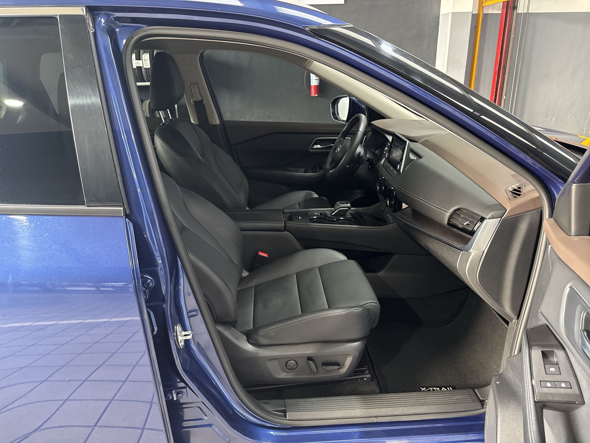 2025 Nissan X-TRAIL EXCLUSIVE 2 ROW 25