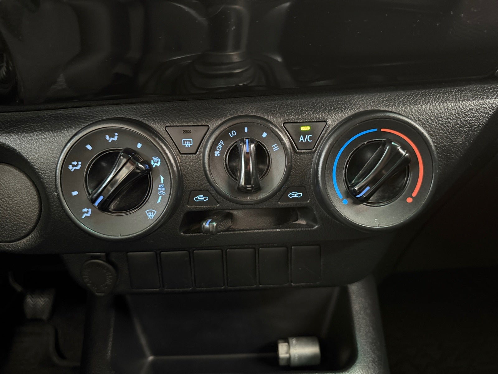 2019 Toyota HILUX 4X2 DOBLE CABINA SR