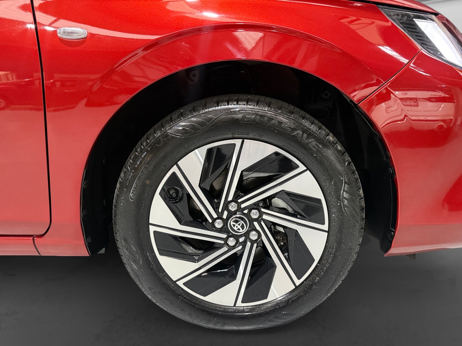 2026 Toyota YARIS S HEV