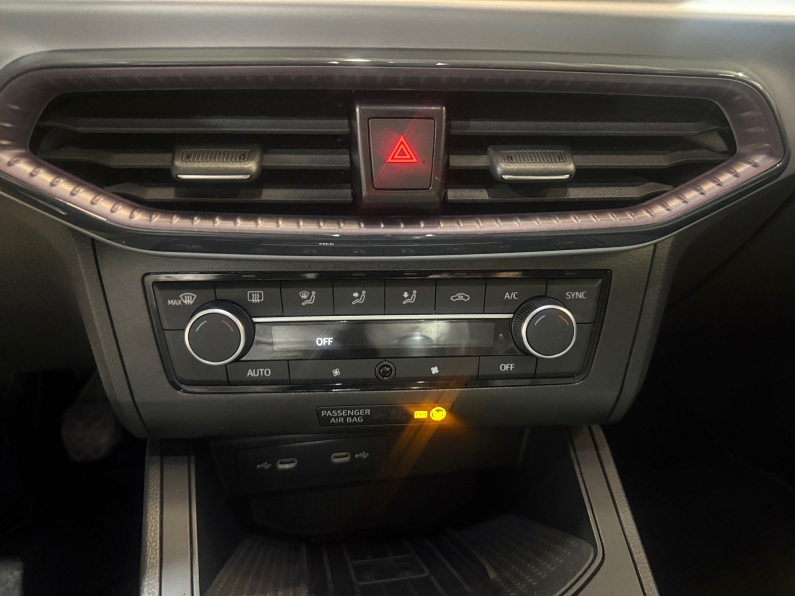 2024 SEAT IBIZA XCELLENCE MOTOR 1.6 MPI 110 C.P MANUAL 5 VEL 4P VIDRIOS TINTADOS